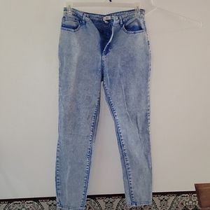 Light wash jeans
